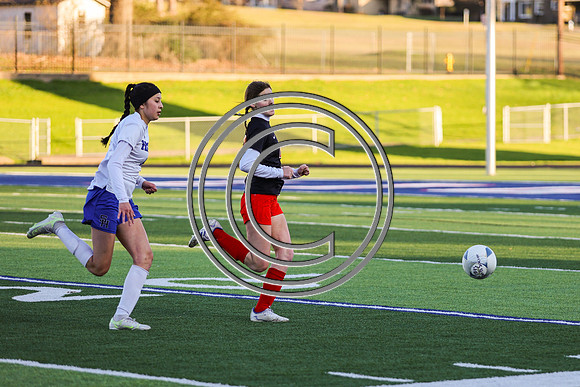 CPP_SoccerGirlV-9080