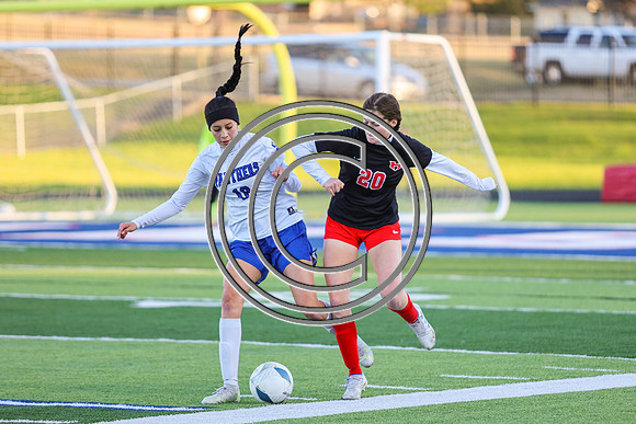 CPP_SoccerGirlV-9121