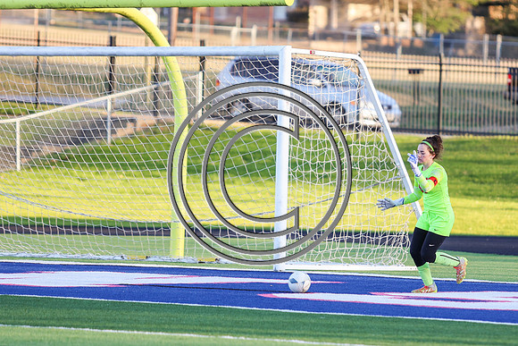 CPP_SoccerGirlV-9104