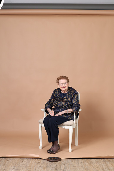 049A8400