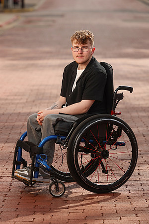 049A5596