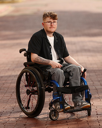 049A5605