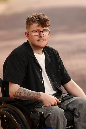 049A5610