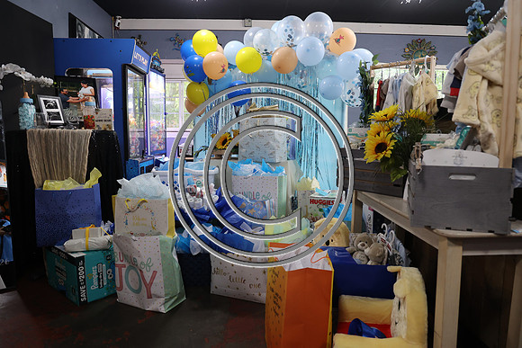 049A3318